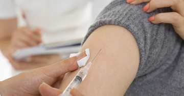 ワクチンの開発に時間がかかるのはなぜ？安全性と有効性の確認に必要なステップとはの写真