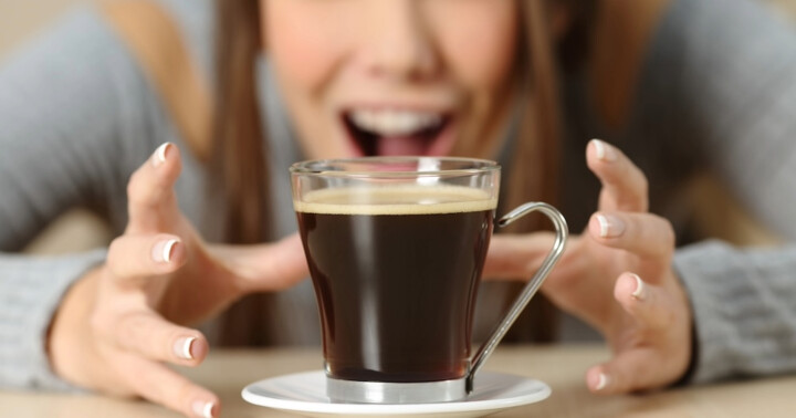 休日の頭痛、疲労感、眠気。実は「カフェイン切れ」かも？の写真