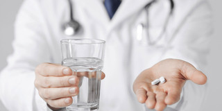 薬は何で飲むのがいいの？？の写真