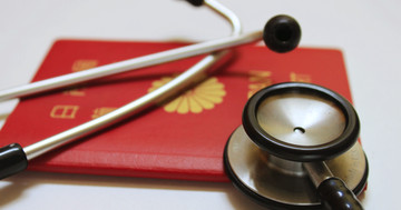 海外で入院になったら？英語能力と回復の関係の写真